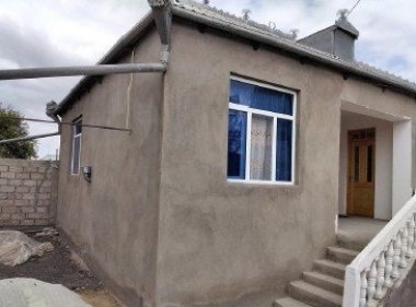 სასოფლო-სამეურნეო (საკარმიდამო) მიწის ნაკვეთი შენობით, გარდაბნის მუნიციპალიტეტი, სოფელი ნაზარლო, 37-ე ქუჩა, N10